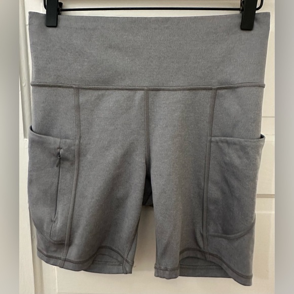 Athleta Pants - Athleta All In 7” Short Grey Sz S